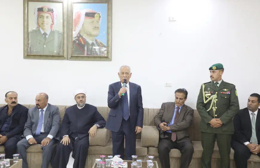 مندوبا عن الملك وولي العهد.. العيسوي يعزي عشيرة العياصرة